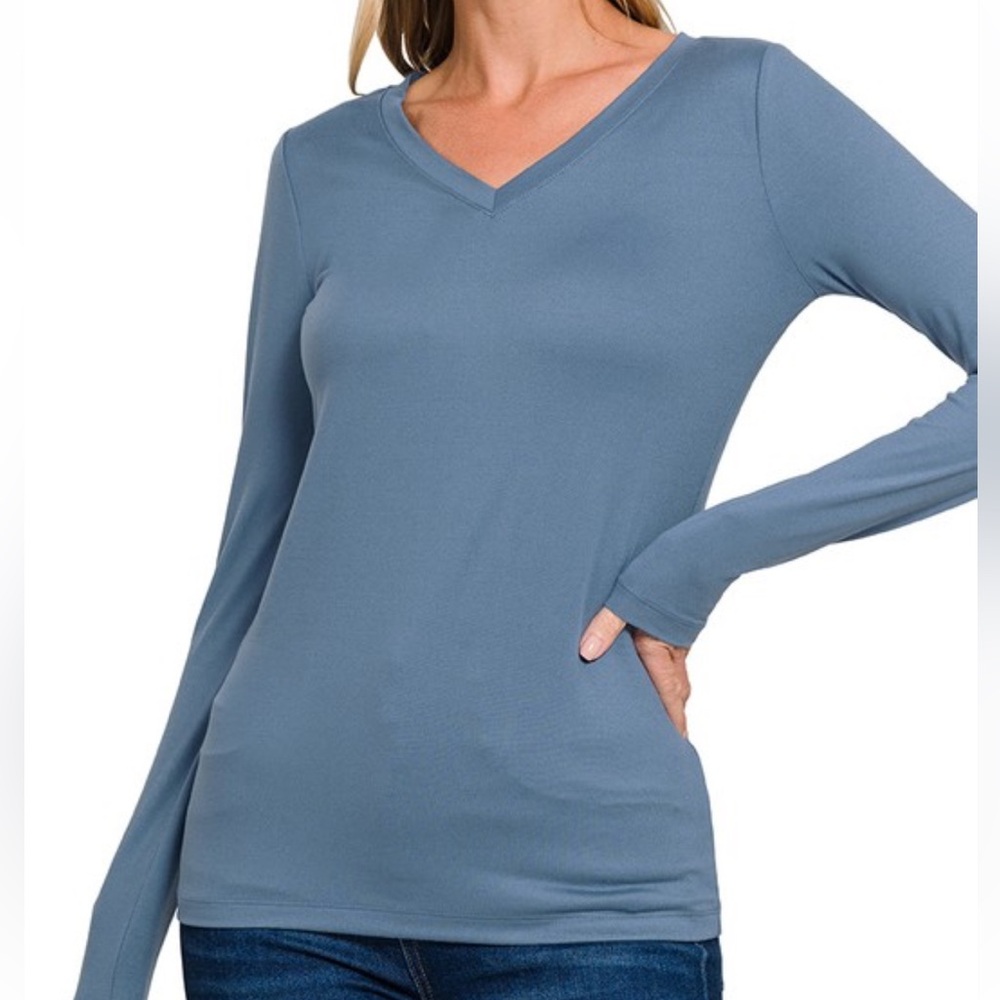 Zenana Outfitters Long Sleeve V‑Neck Top in Dusty Blue